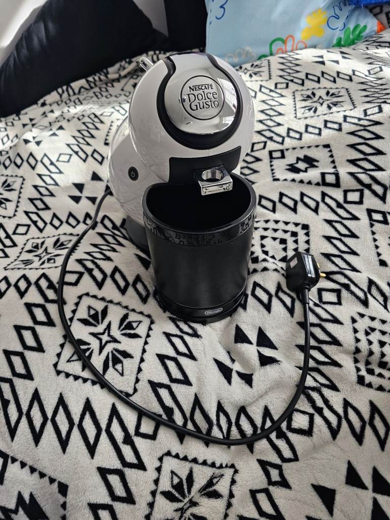 Delonghi Coffee Machine 