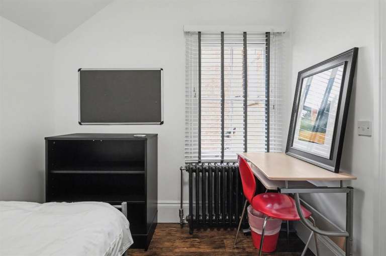 1 bedroom in Room 5, Stanley Road