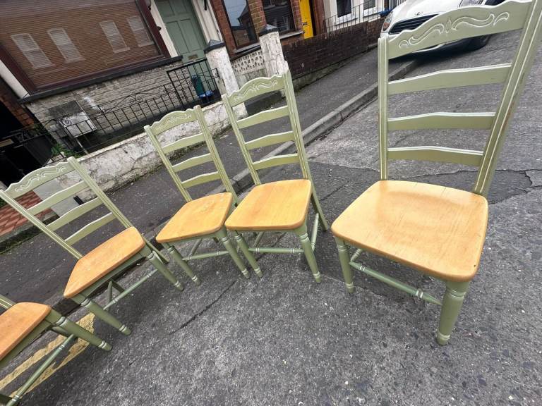 6 rail back oak dining room chairs £75 the set some wee marks 