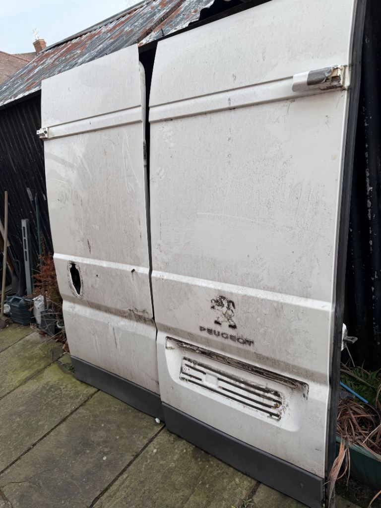 Rear doors for l3h2 Peugeot boxer 
