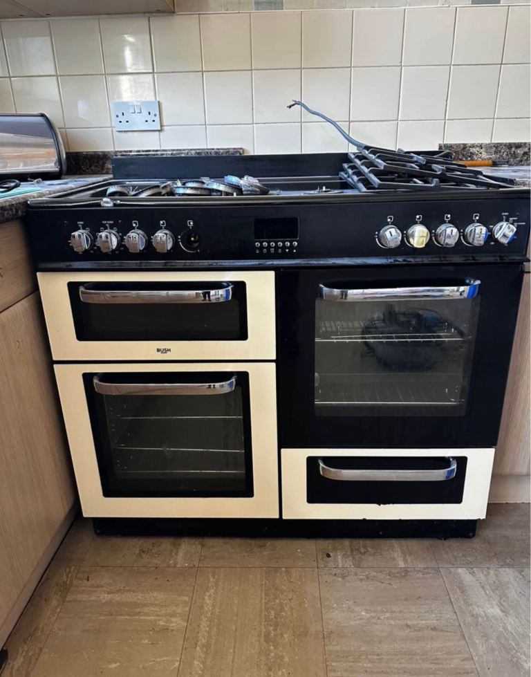 Large Black and Cream Range Cooker with Double Oven and Gas Hob