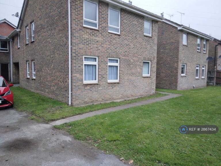 Studio flat in Alfred Close, Totton, Southampton, SO40 (#2867434)