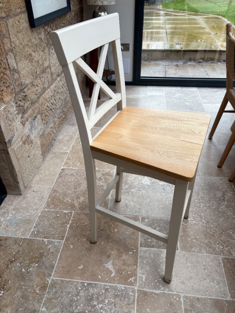 Tall kitchen chairs with cushions