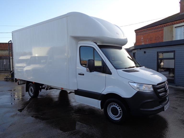 2022 Mercedes-Benz Sprinter 3.5t Progressive Chassis Cab CHASSIS CAB Diesel Manual
