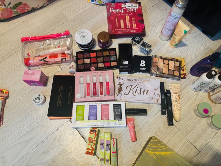 Large Bundle of New Make-up, Skincare & Body Products