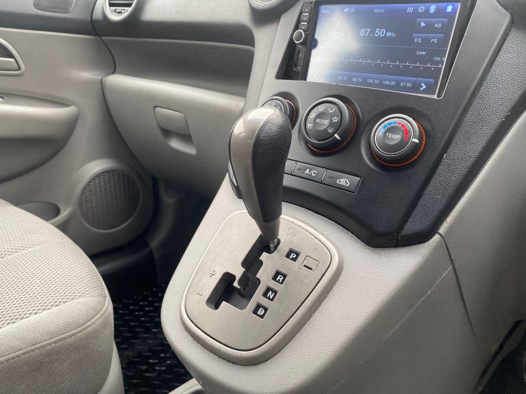 AUTOMATIC 7 SEATER ULEZ KIA CARENS