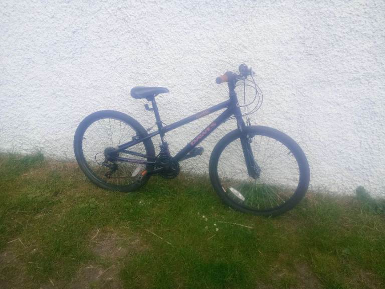 Dawes 24" wheeled kids bike. 