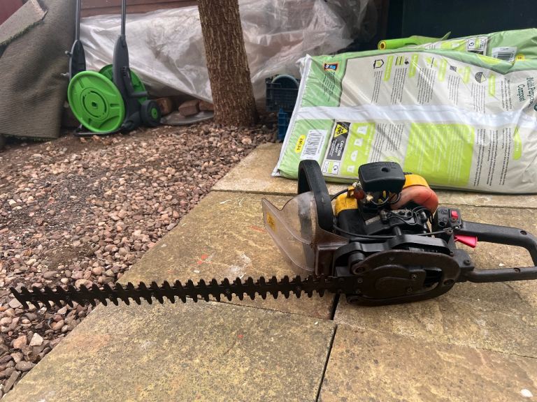 Alko petrol hedge trimmer 