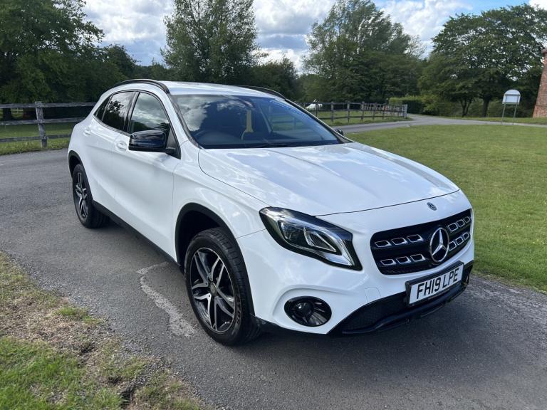 MERCEDES-BENZ GLA 1.6 GLA 180 Automatic Urban Edition 2019