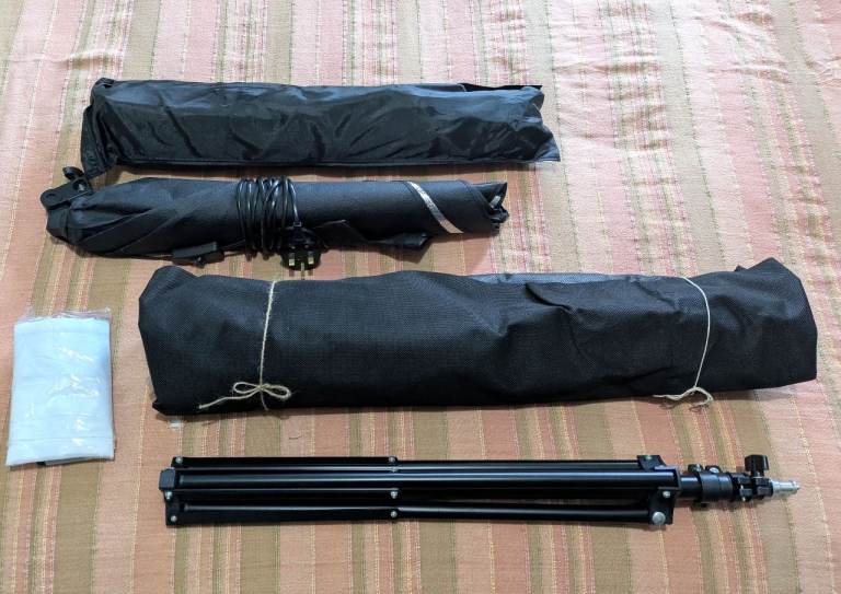 Photo Studio Continuous Lighting Kit (2 tripods, softboxes) - Used