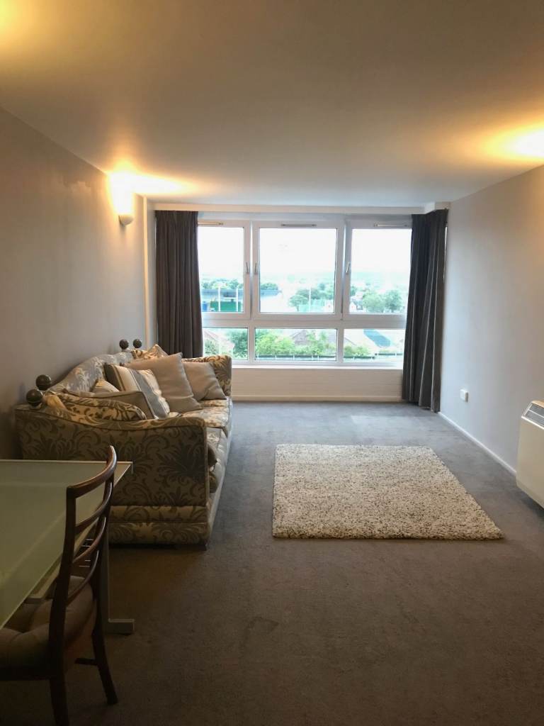 2 bedroom first floor flat in Jordanhill west end