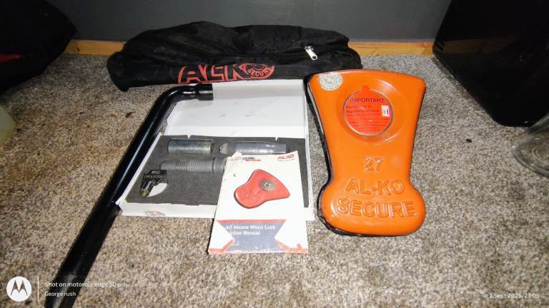   No 27  AL-KO caravan wheel locking kit 