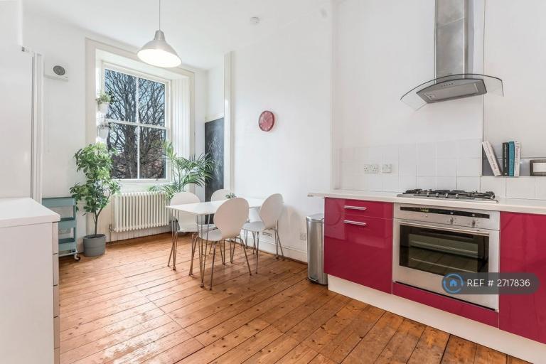 2 bedroom flat in Dalmeny Street, Edinburgh, EH6 (2 bed) (#2717836)