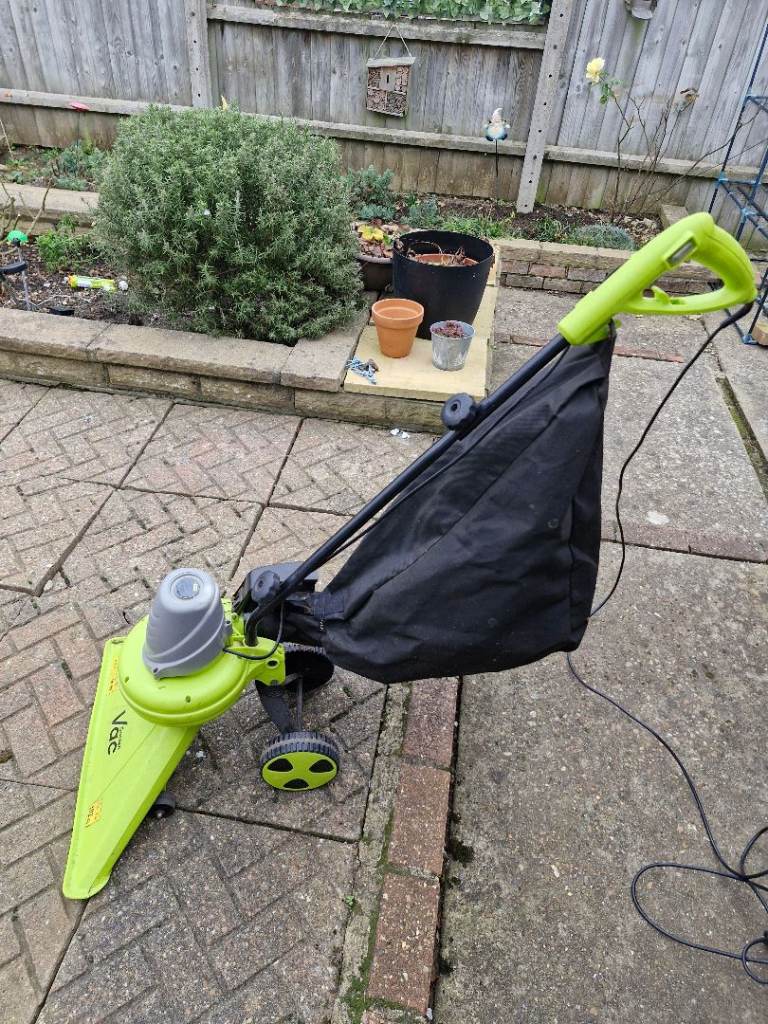 Garden vacuum 