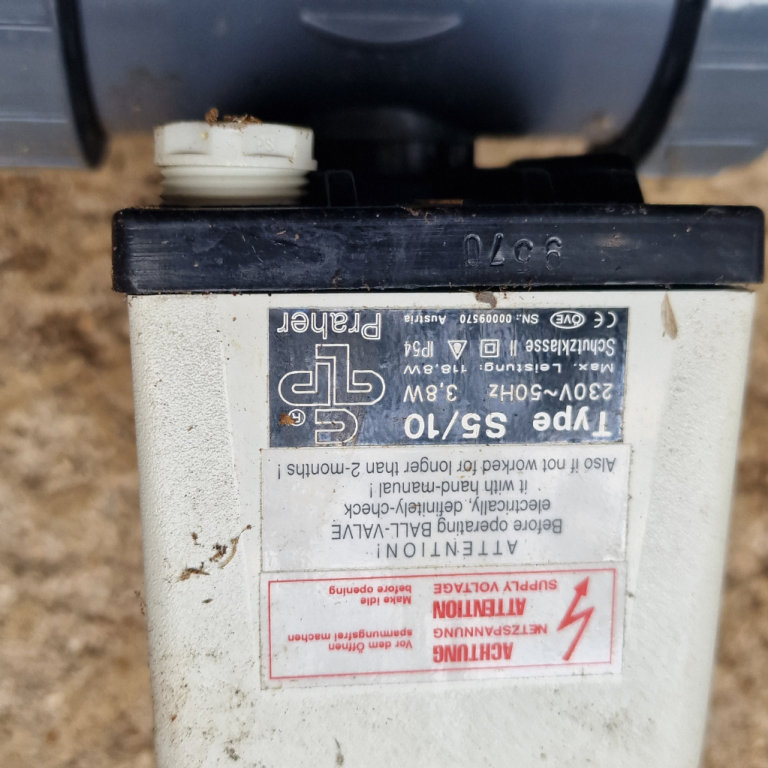 Praher 3-way ball valve L-bore PVC-U 50 mm glue socket 3bar DN40 230VAC grey side connection