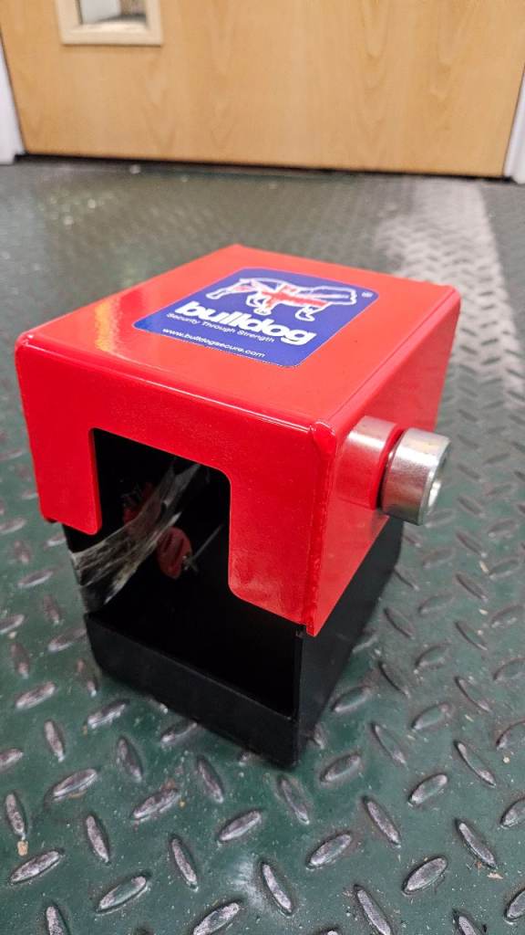Bulldog trailer hitch lock 