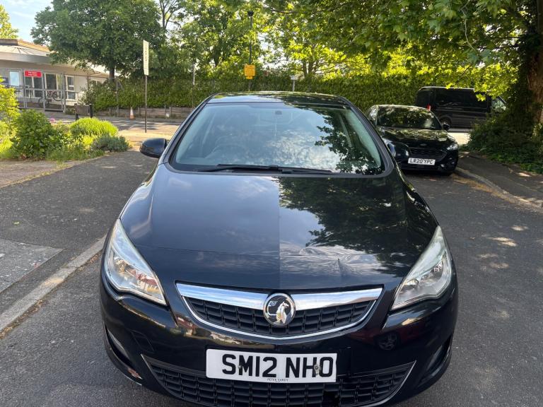 2012 Vauxhall Astra 1.4i 16V Active 5dr HATCHBACK Petrol Manual