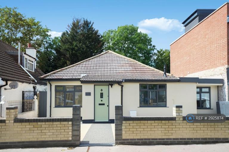 1 bedroom in Kensington Avenue, Thornton Heath, CR7 (#2925874)