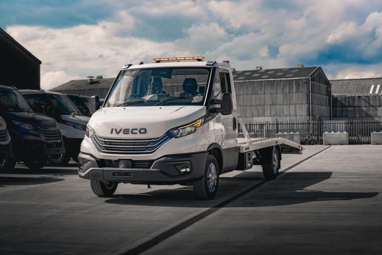 2026 Iveco Daily 160bhp Automatic Diesel White Recovery Truck Car Transporter 