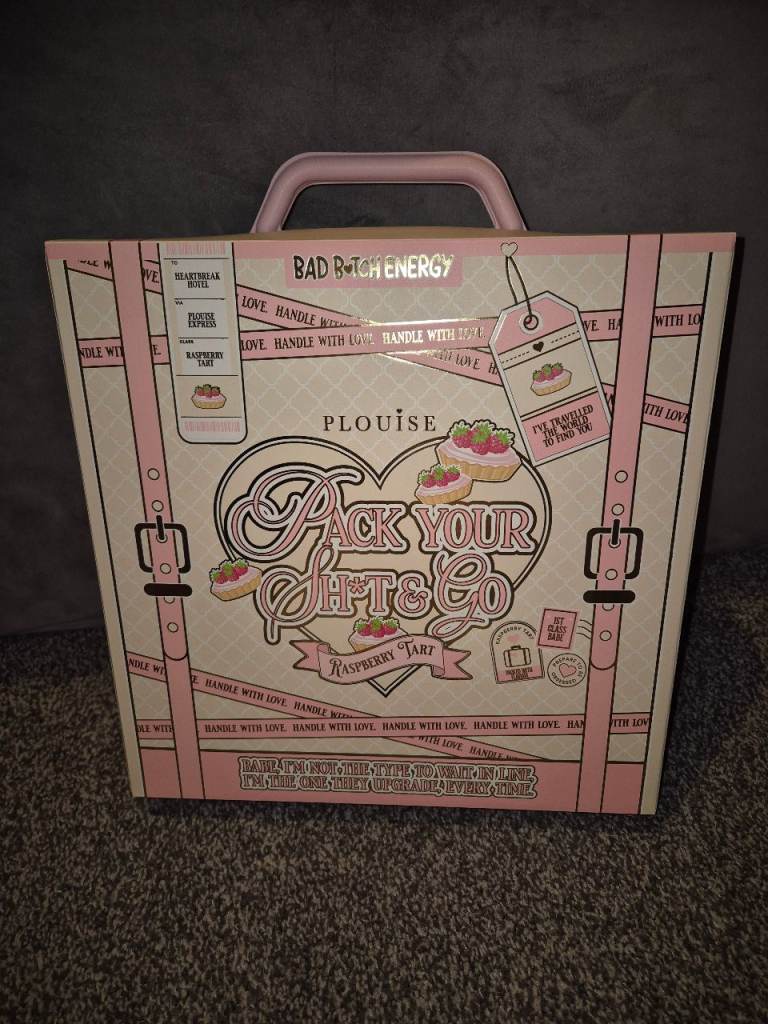 P.Louise 'Pack Your sh & Go' Raspberry Tart Beauty Set