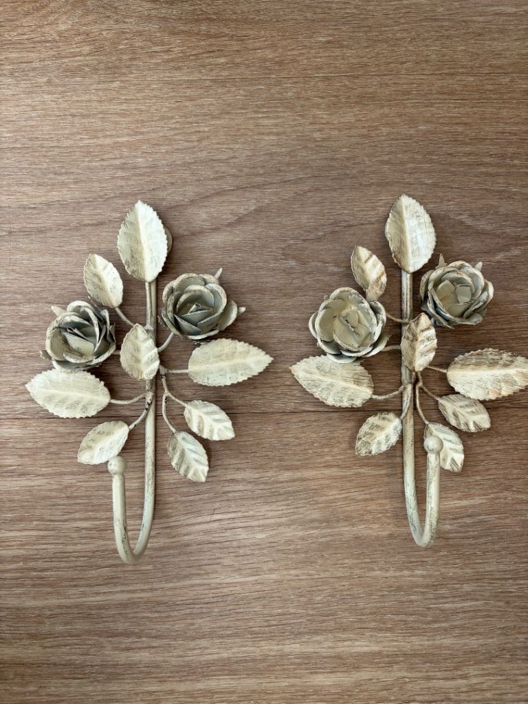 Pair of Cream Metal Rose Wall Decor Hooks – Good Condition