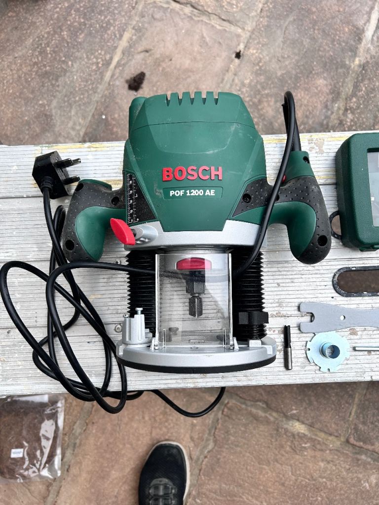 BOSCH POF 1200 AE Router with Accessories – Good Condition