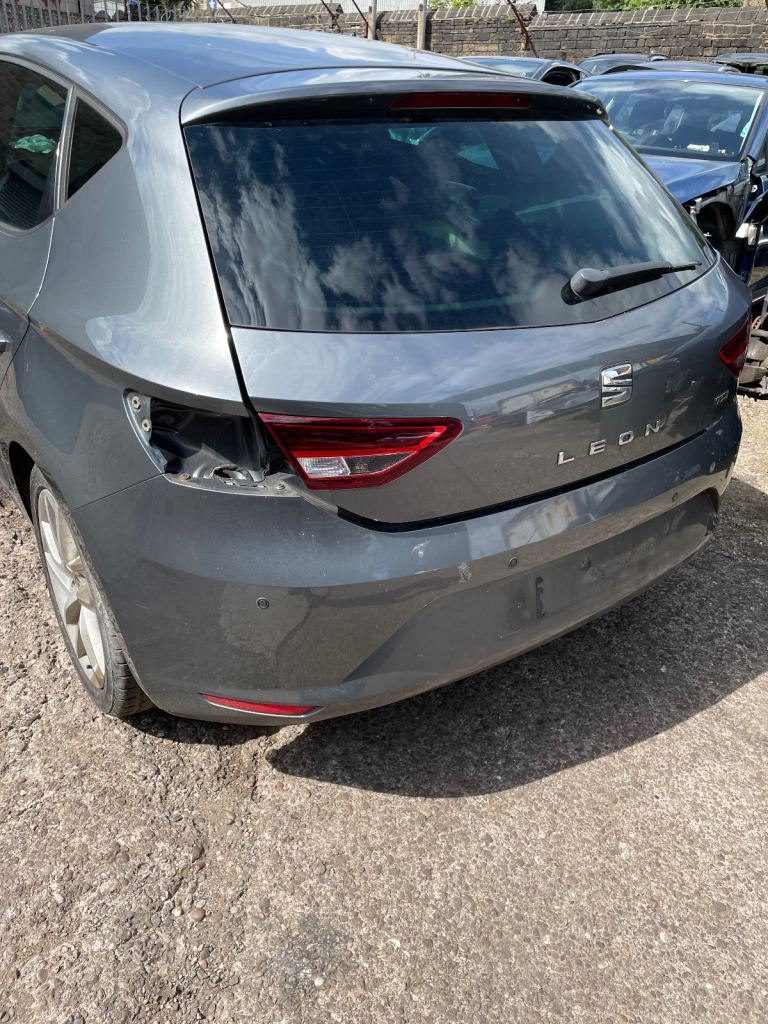 Seat Leon in Grey Breaking for Parts.