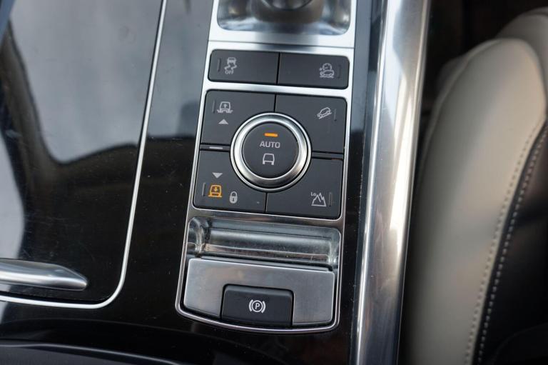 2018 Land Rover Range Rover Sport 3.0 SD V6 Autobiography Dynamic Auto 4WD Euro 6 (s/s) 5dr ESTAT...