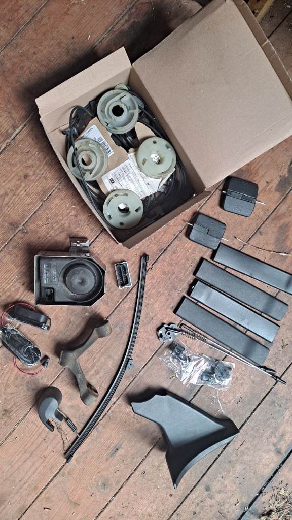 VW Caravelle Transporter spares