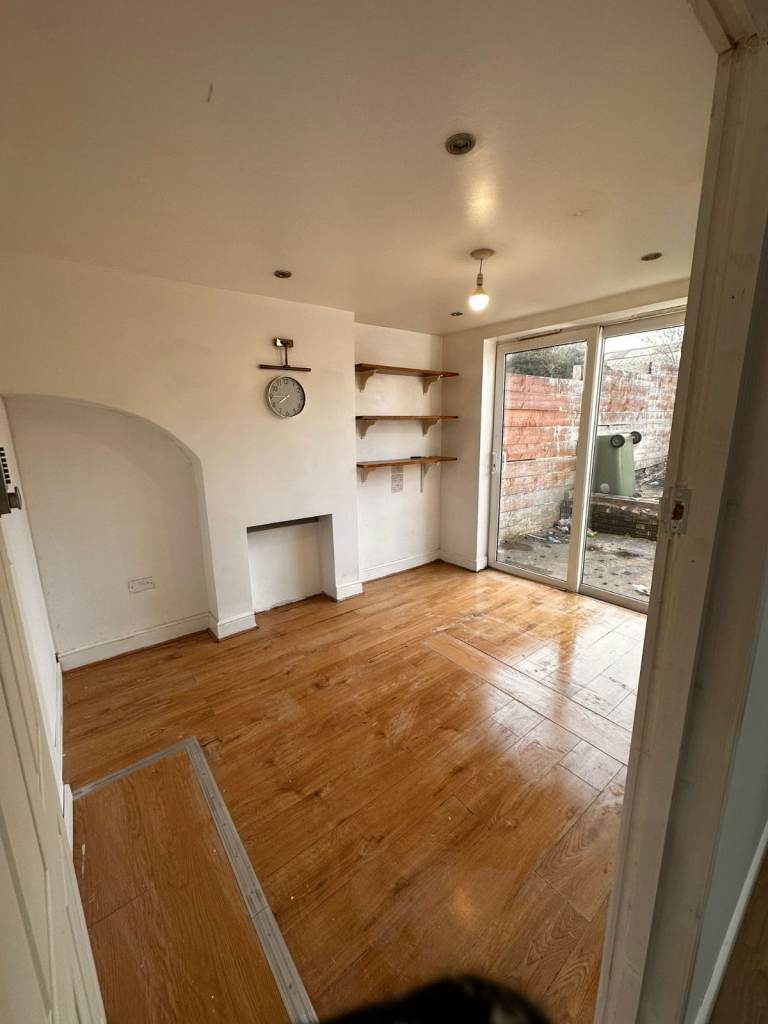 Furnished room to rent in shared house – Wembley HA0 – £ 900 pcm (Bills Included) WITH GARDEN 