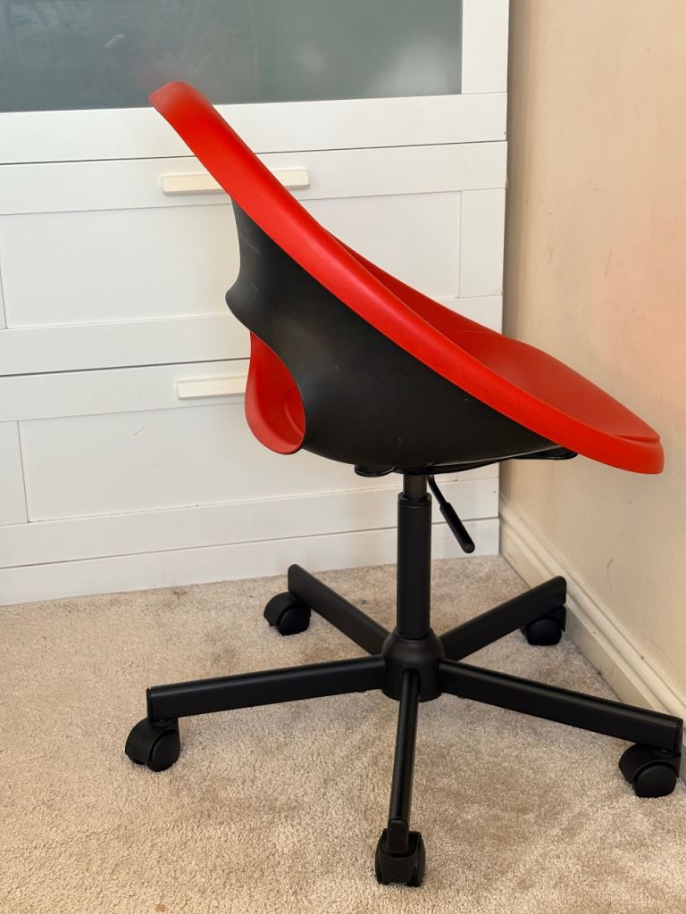 Desk/games chair for sale 