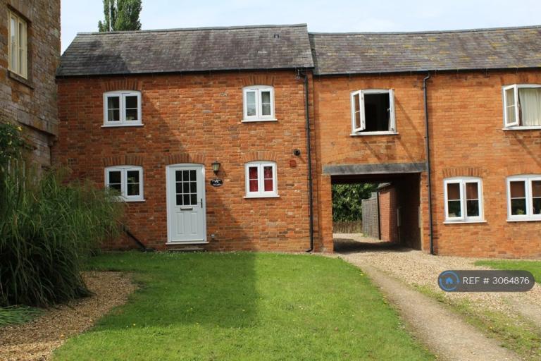 2 bedroom house in Queen Street, Weedon, NN7 (2 bed) (#3064876)