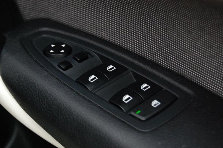 BMW 1 SERIES 116i Urban White Auto Petrol 2013