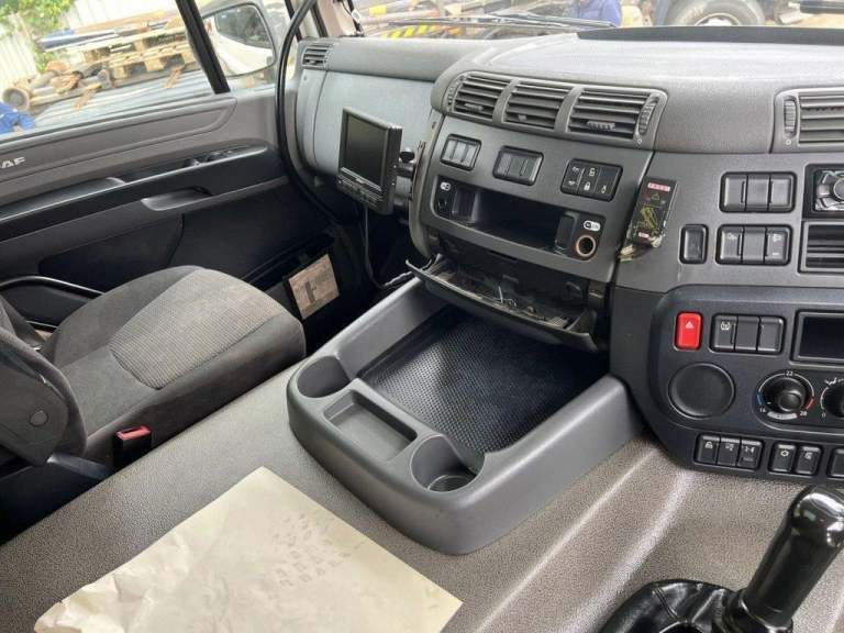 2015 DAF CF-370 6X2 CRANE VEHICLE