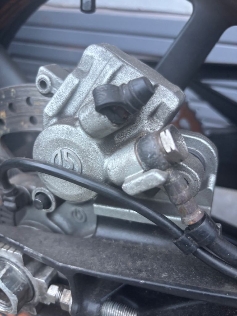2012 KTM 690 duke brake callipers 
