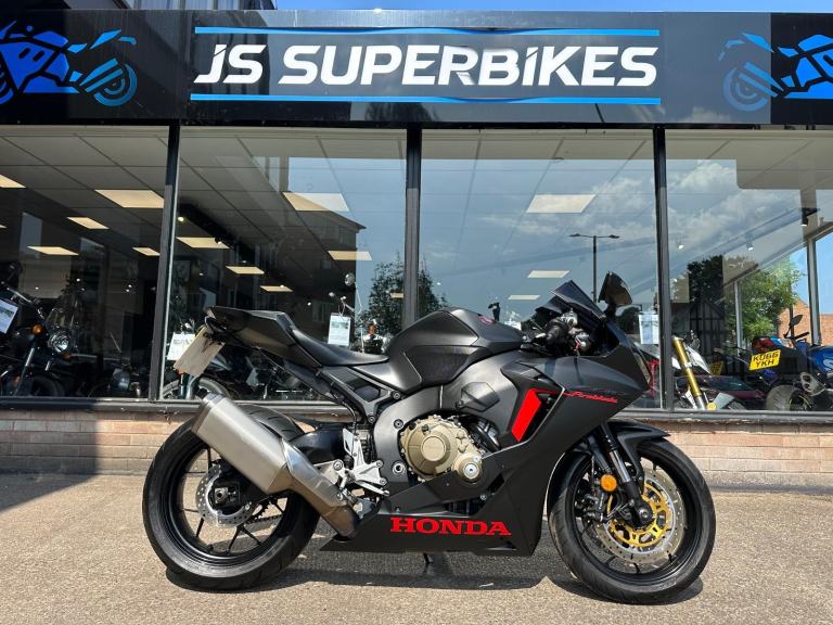 HONDA CBR1000 RA-H FIREBLADE 2017 - VERY CLEAN EXAMPLE