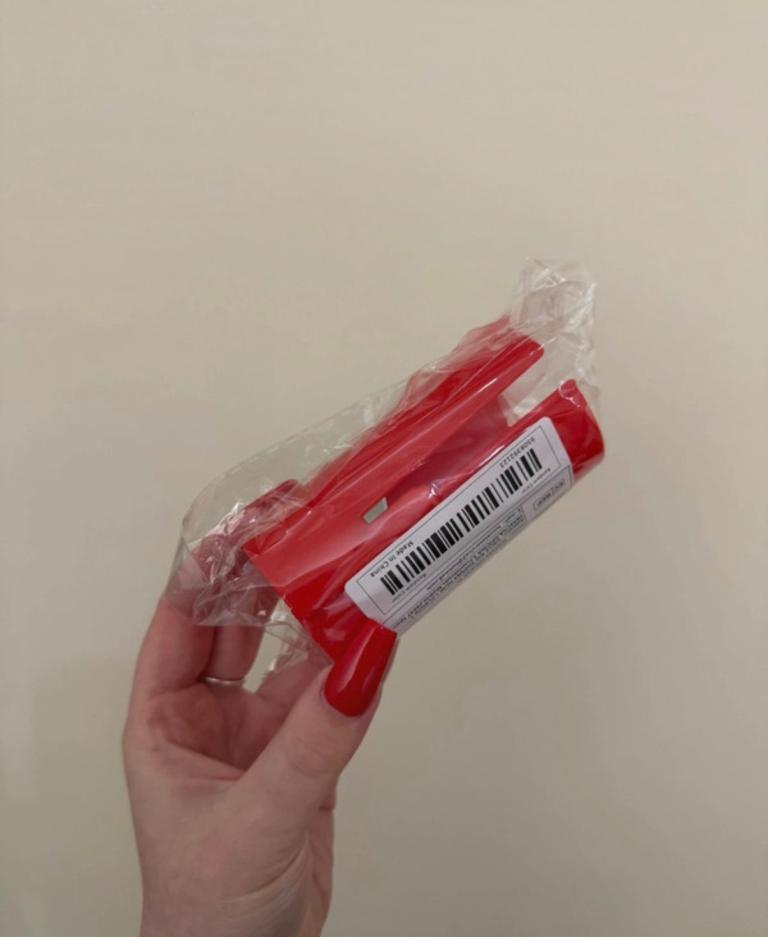 Wrapping paper cutting tool 