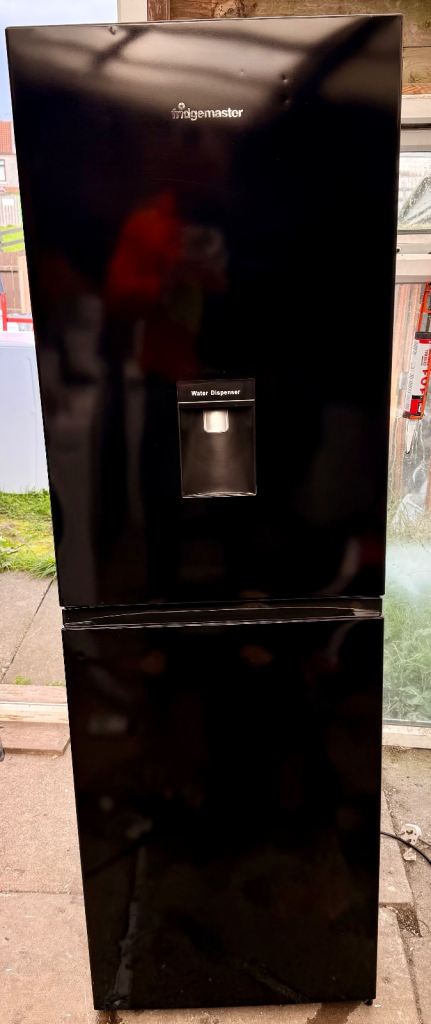 Fridgemaster Black Fridge Freezer with Water Dispenser