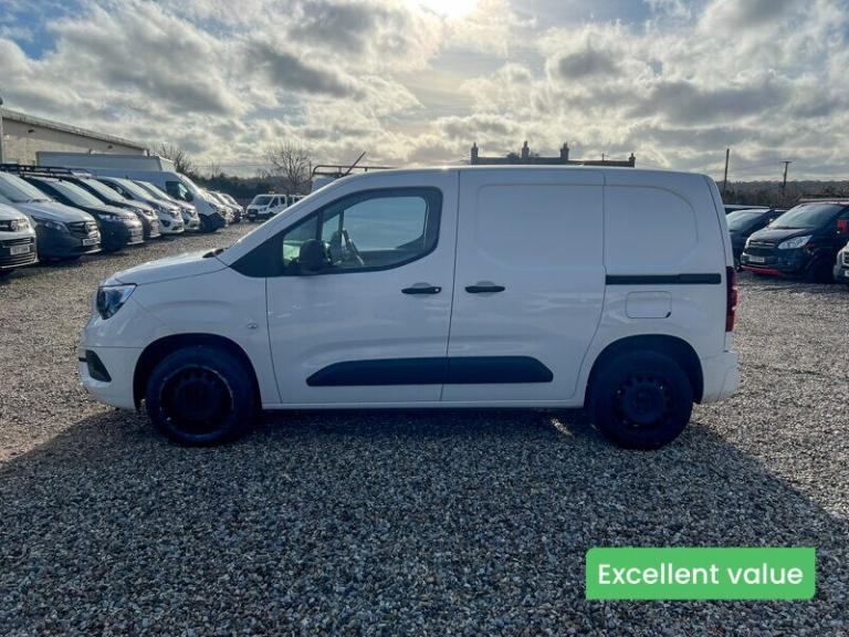2022 Vauxhall Combo SWB L1H1 Low Roof 2300 Sportive Air Con Sensors EURO 6 NO VAT Panel Van Diese...