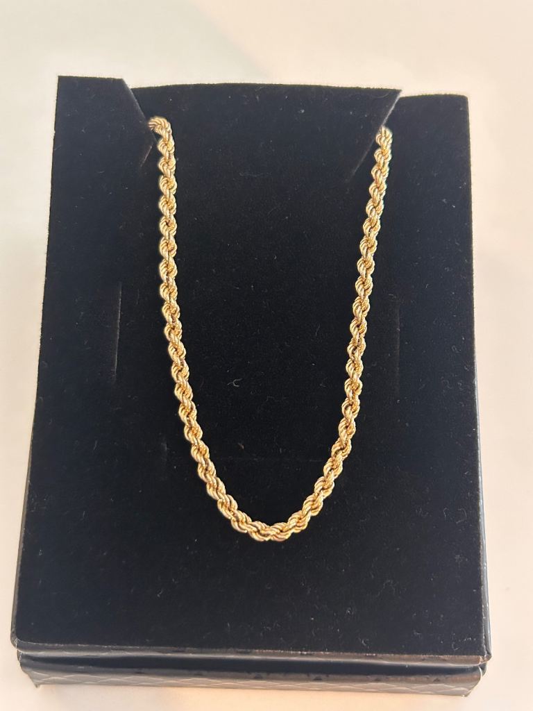 9ct fully hallmarked rope chain