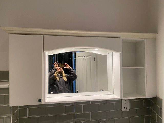 Modern Bathroom Vanity Unit + Illuminated Mirror Cabinet – £200