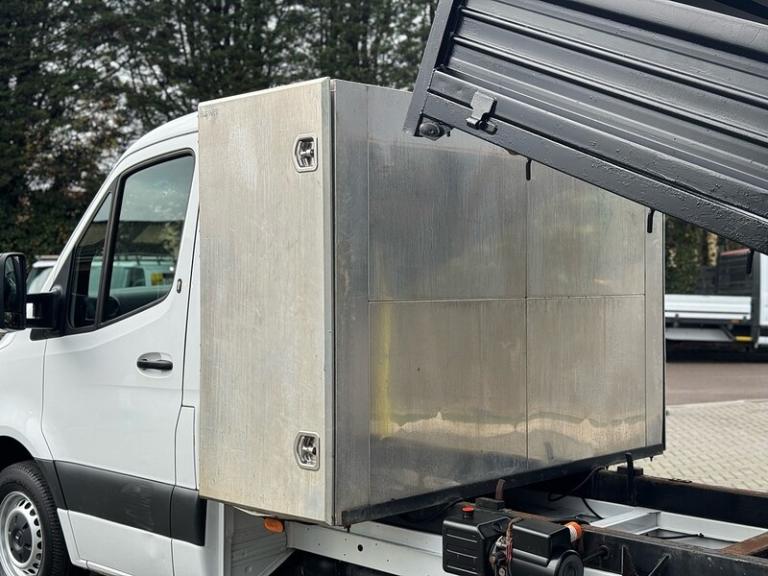 2022 Mercedes-Benz Sprinter 3.5t Progressive Chassis Cab CHASSIS CAB DIESEL Manual