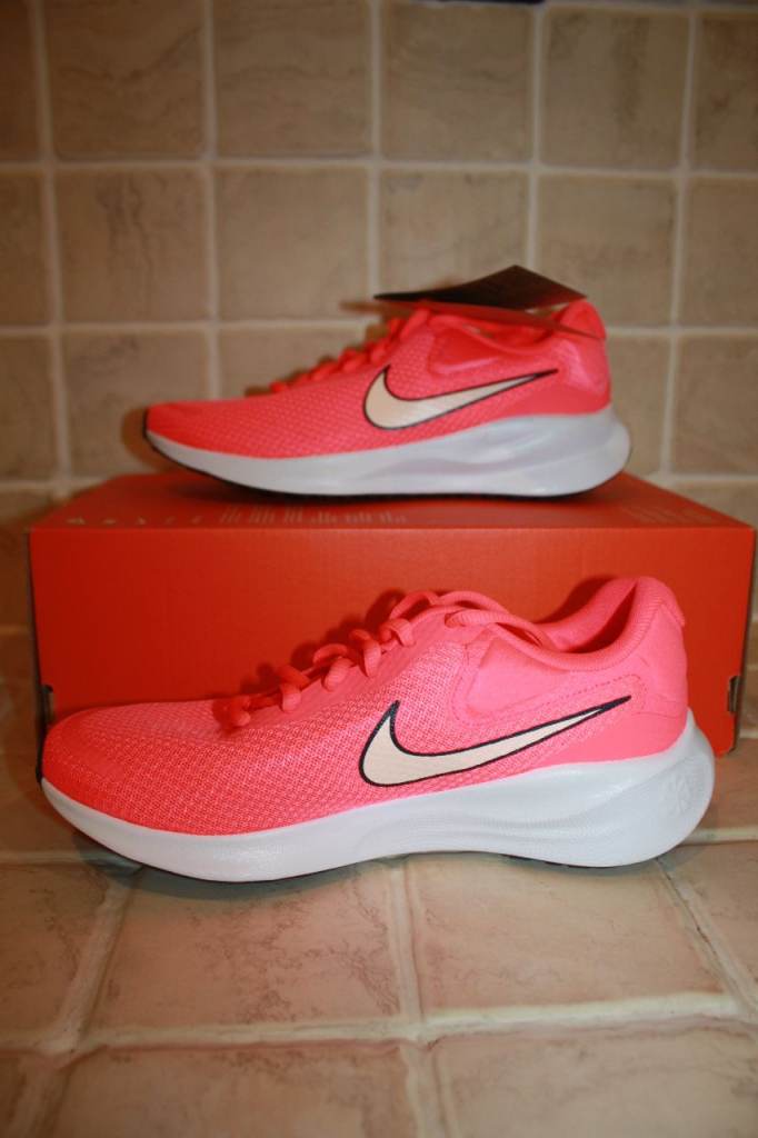 Nike Revolution 7 in Hot Punch/Crimson Tint Colourway - UK Size 4 **NEW**