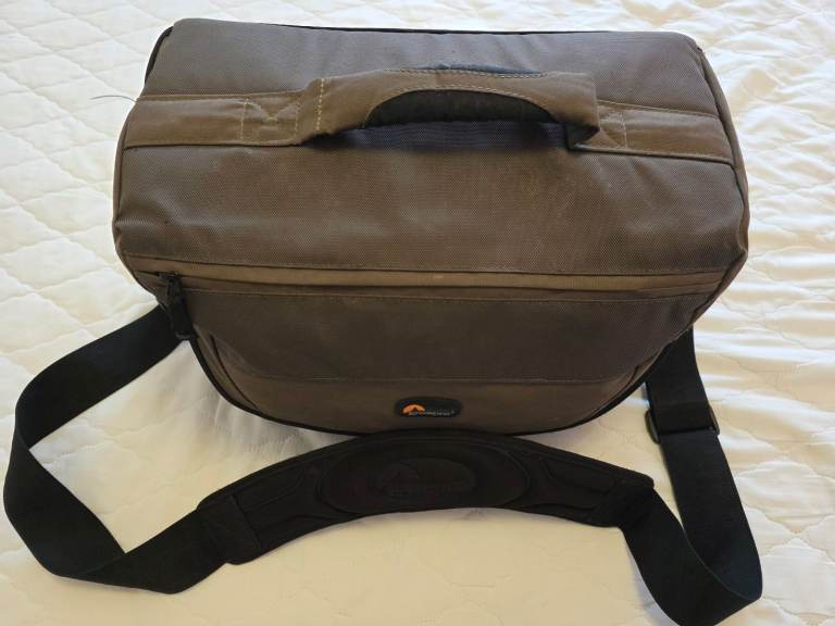 Lowepro Nova 200AW