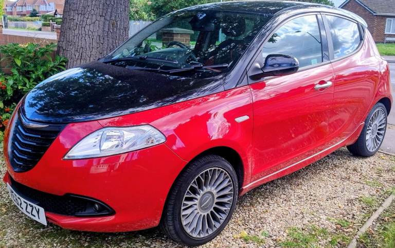 image for Chrysler Ypsilon Black & Red Edition 