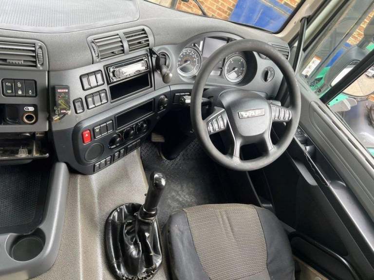 2015 DAF CF-370 6X2 CRANE VEHICLE