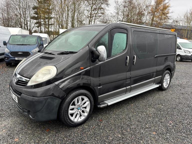 Vauxhall vivaro 2 berth camper 5 seats and 5 belts in good condition 