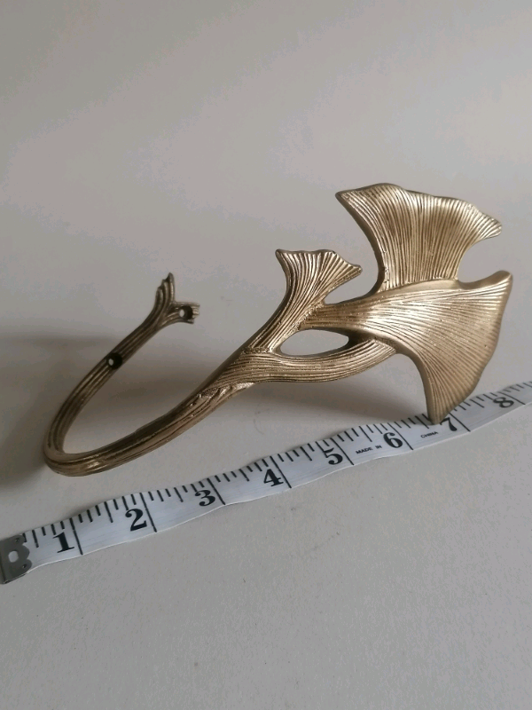 8- inch. Curtain holder. (ONE PIECE ).