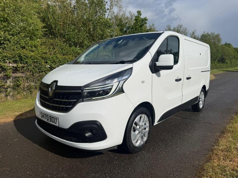  Renault Trafic 2.0 dCi ENERGY 28 Sport Nav SWB Standard Roof Euro 6 (s/s) 5dr Diesel Manual