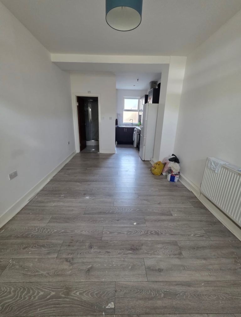 Self-Contained Office with Private Kitchen, WC & Shower – Wimbledon SW19
